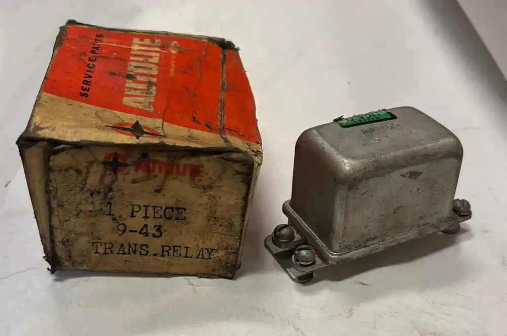 Transmissionsrelä (Styrrelä) Autolite 12V – Chrysler, DeSoto, Dodge (NOS Utförsäljning