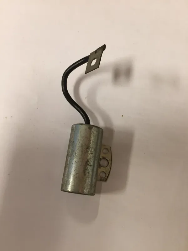 Snabb leverans NOS Tändkondensator AMPCO F1093MV – USA Premium (Heavy Duty)